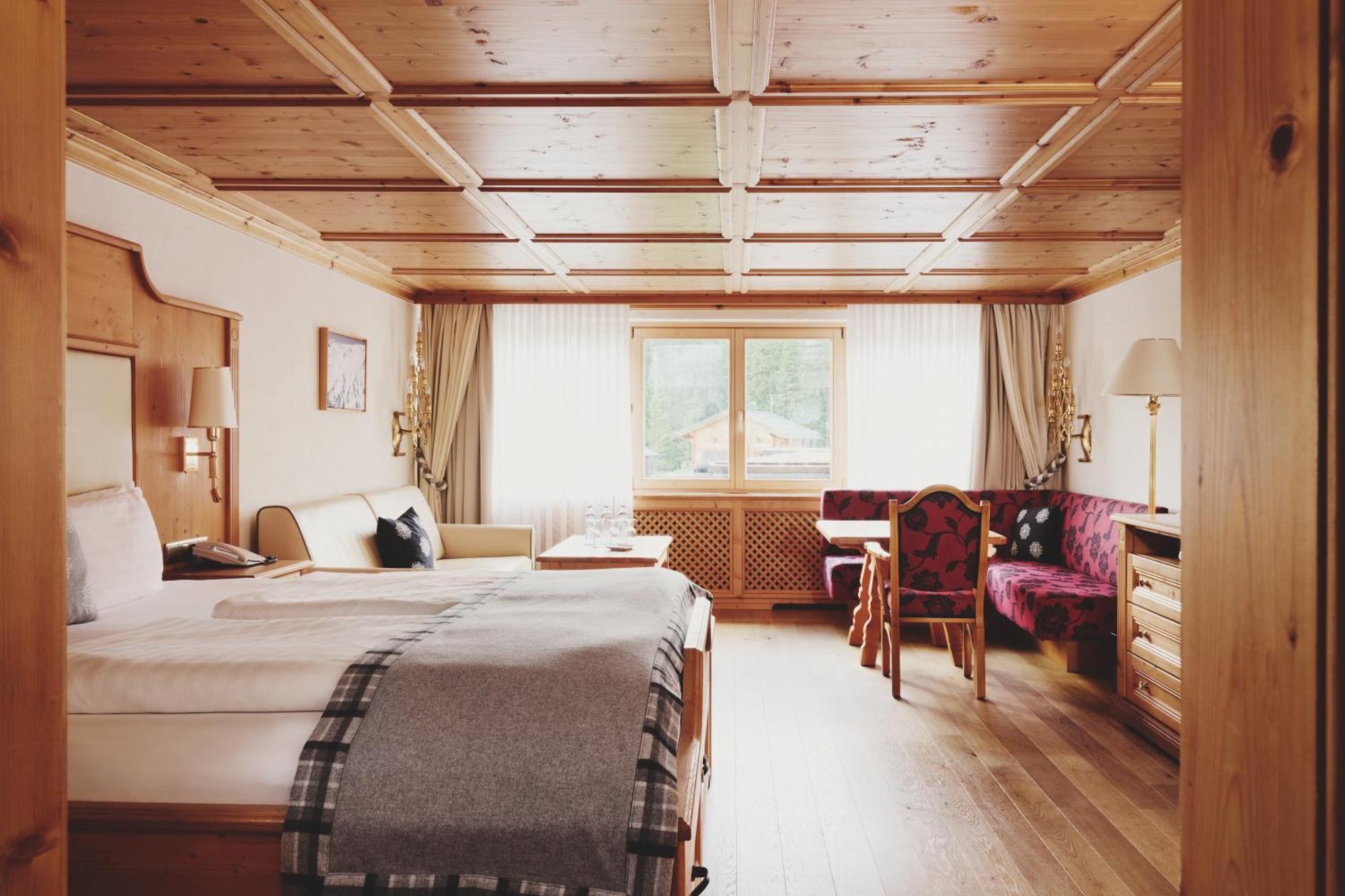 Burg Hotel Oberlech Exterior photo