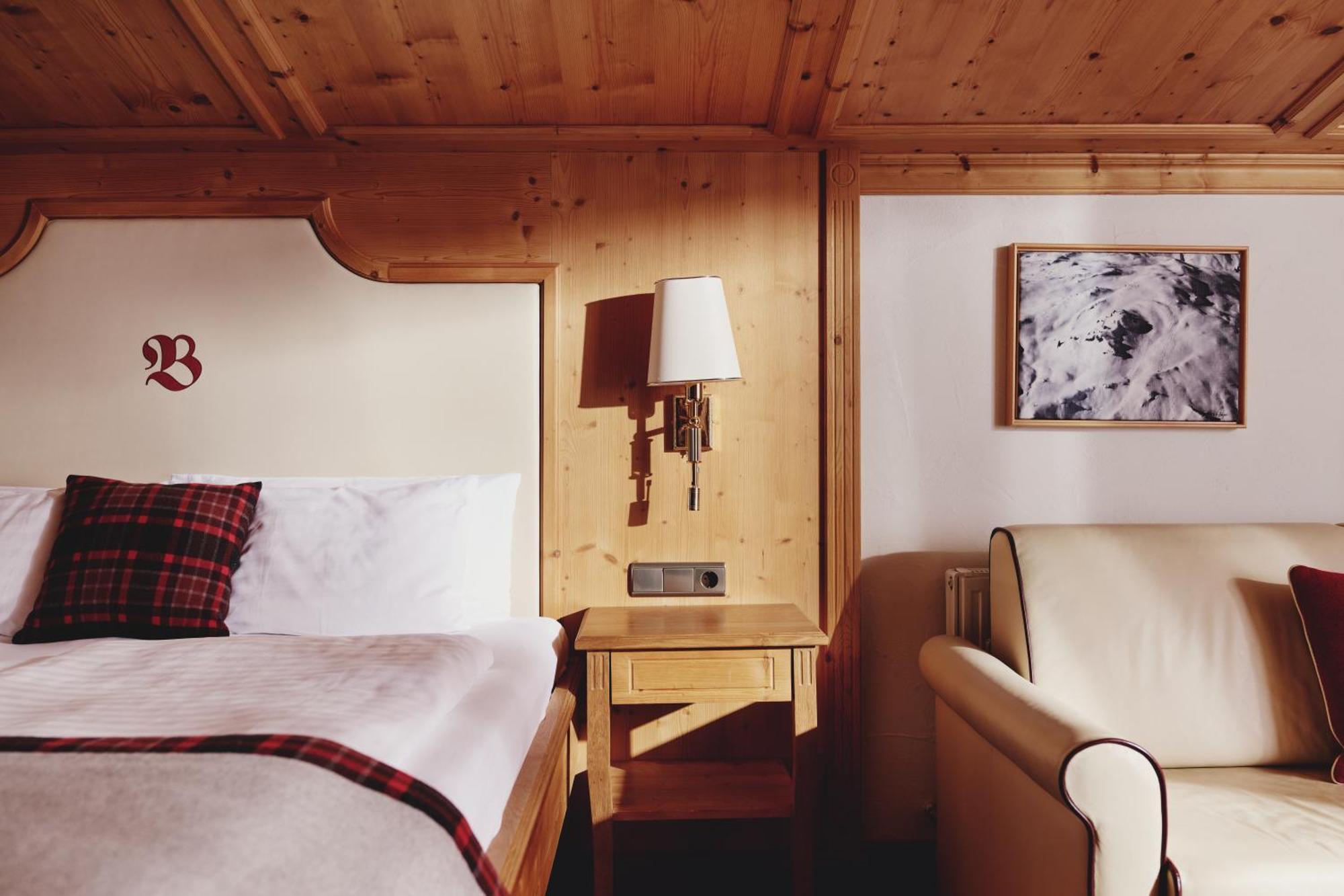 Burg Hotel Oberlech Exterior photo