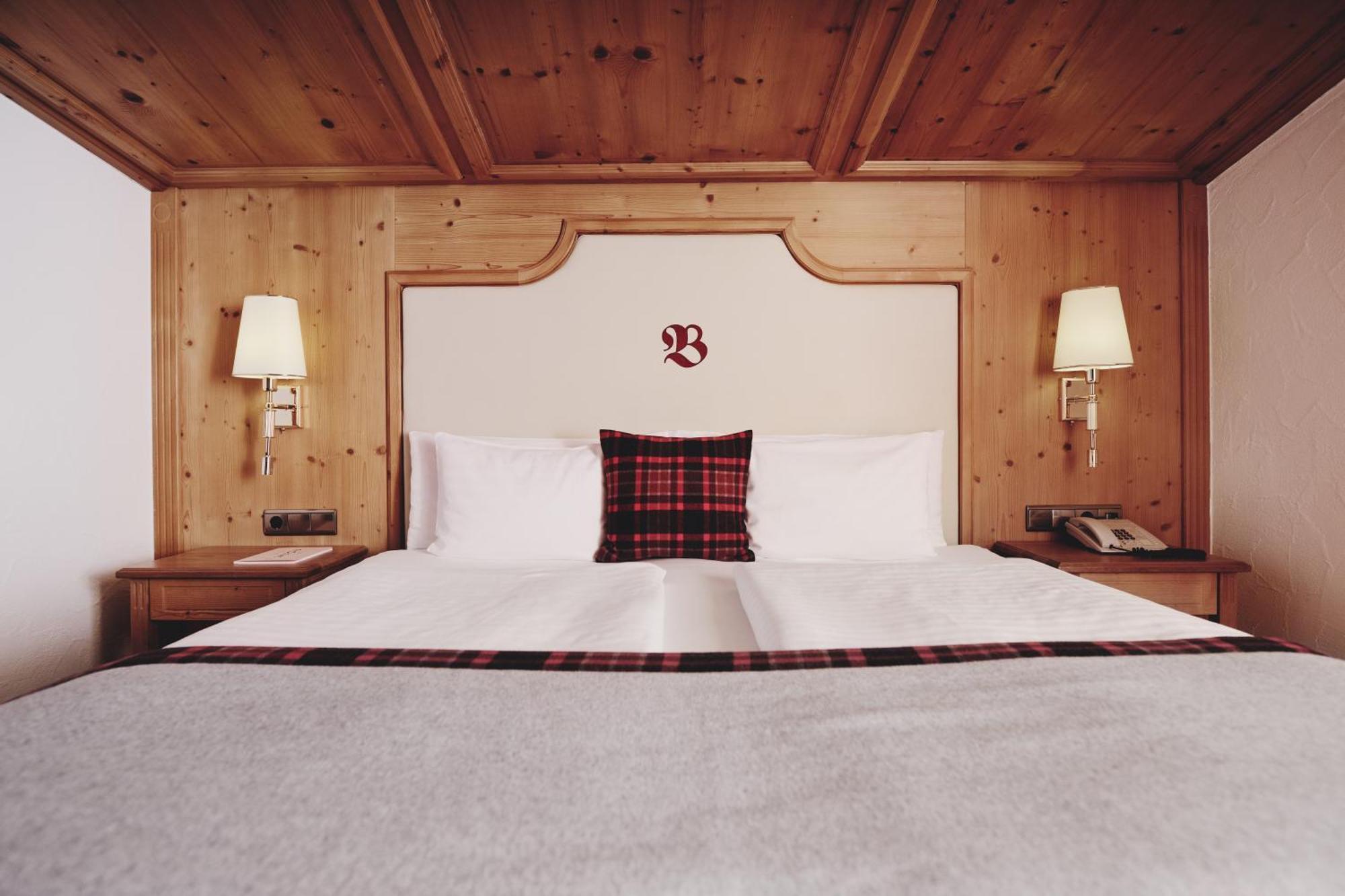 Burg Hotel Oberlech Exterior photo