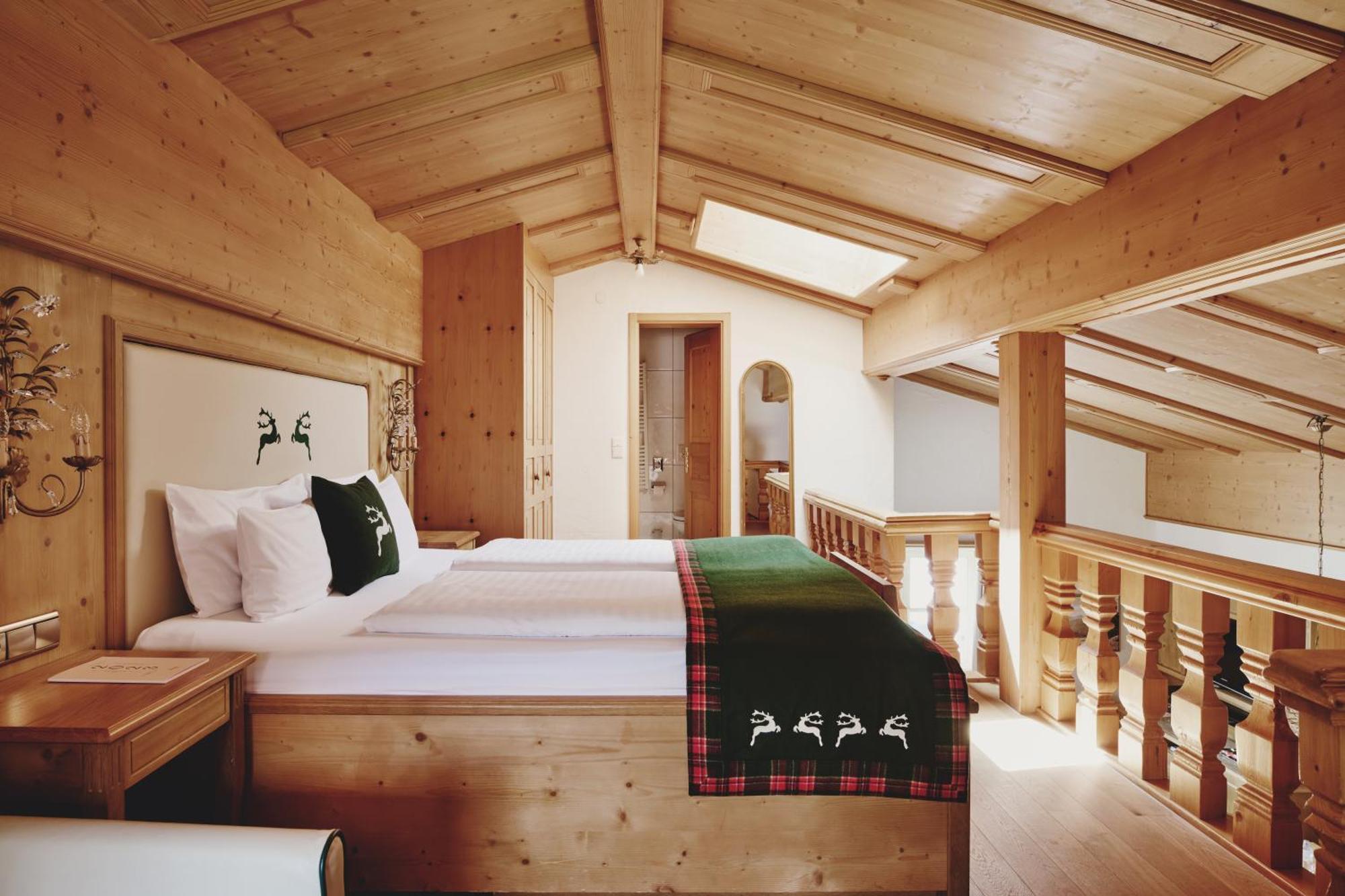 Burg Hotel Oberlech Exterior photo