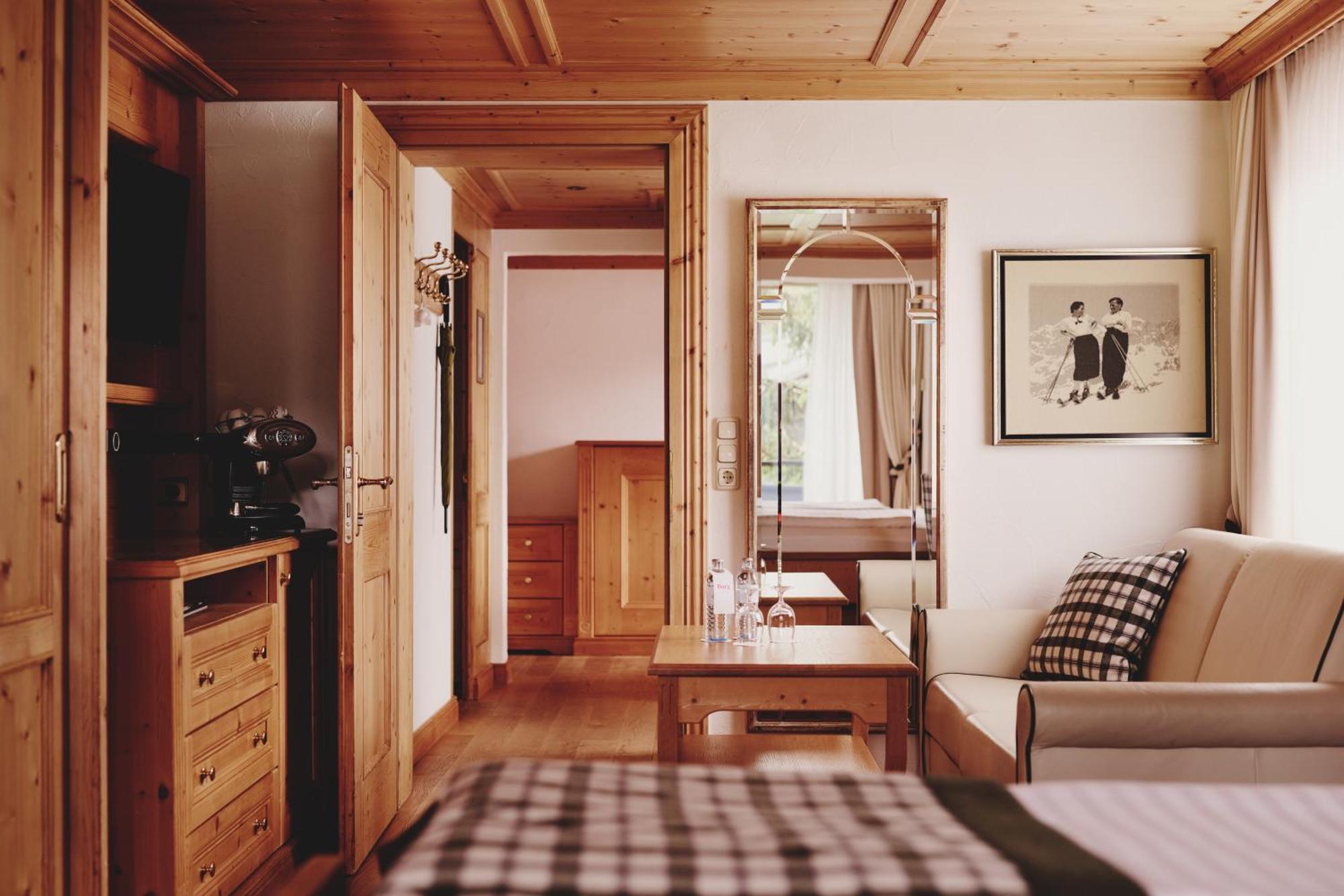 Burg Hotel Oberlech Exterior photo