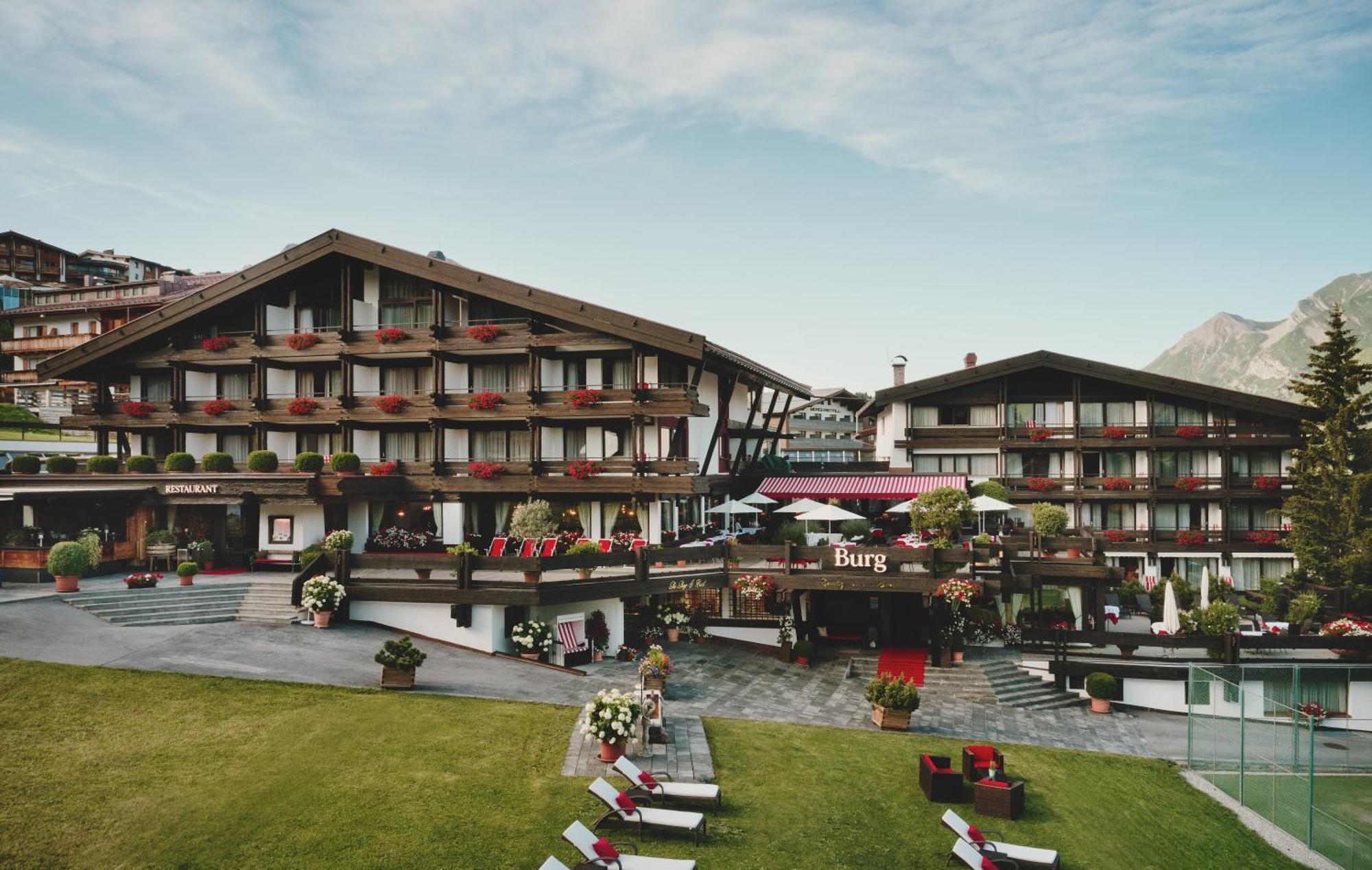 Burg Hotel Oberlech Exterior photo