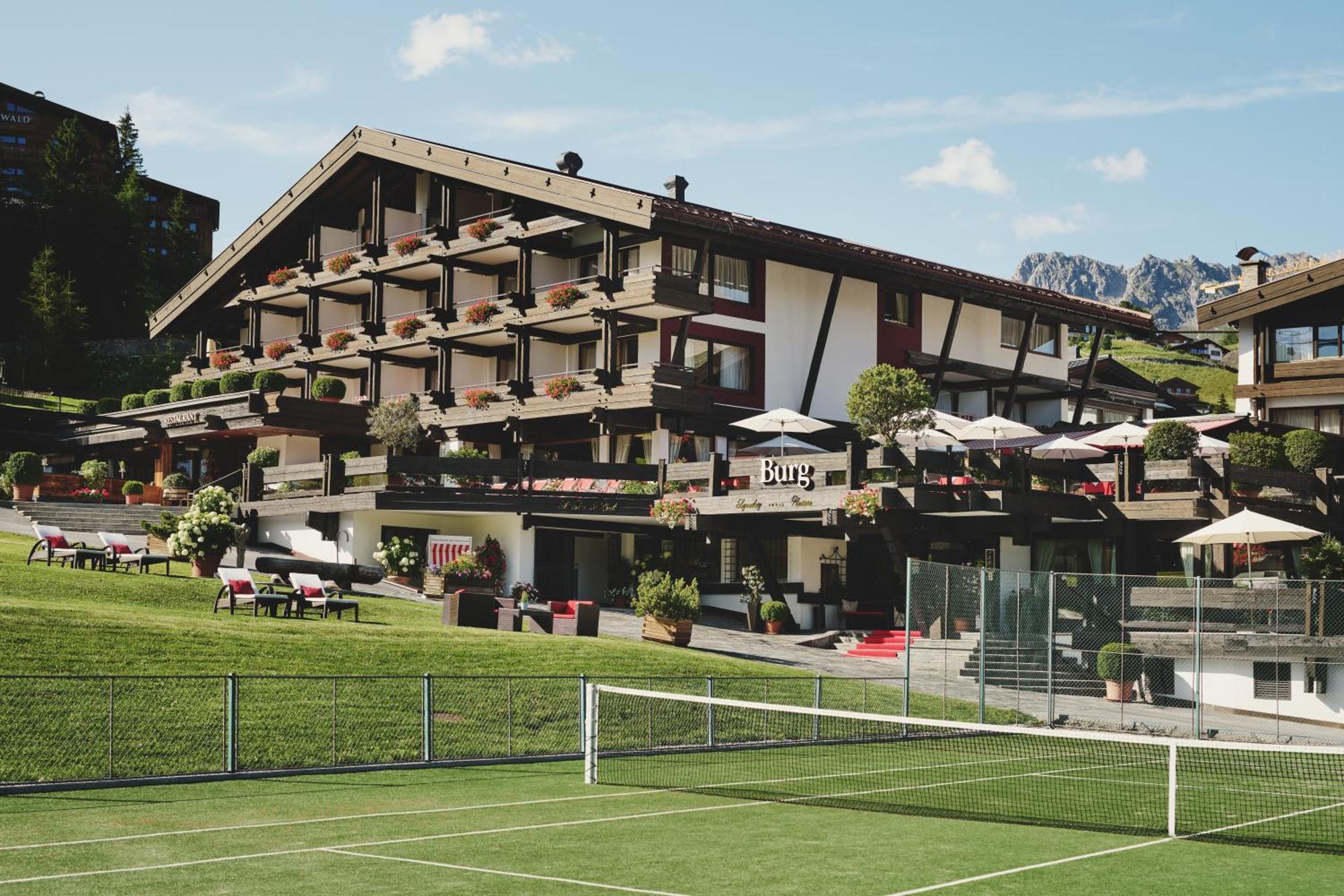 Burg Hotel Oberlech Exterior photo